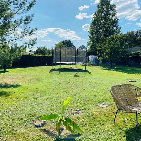 Gite E & M Saint-Denis-de-Pile Luaran gambar